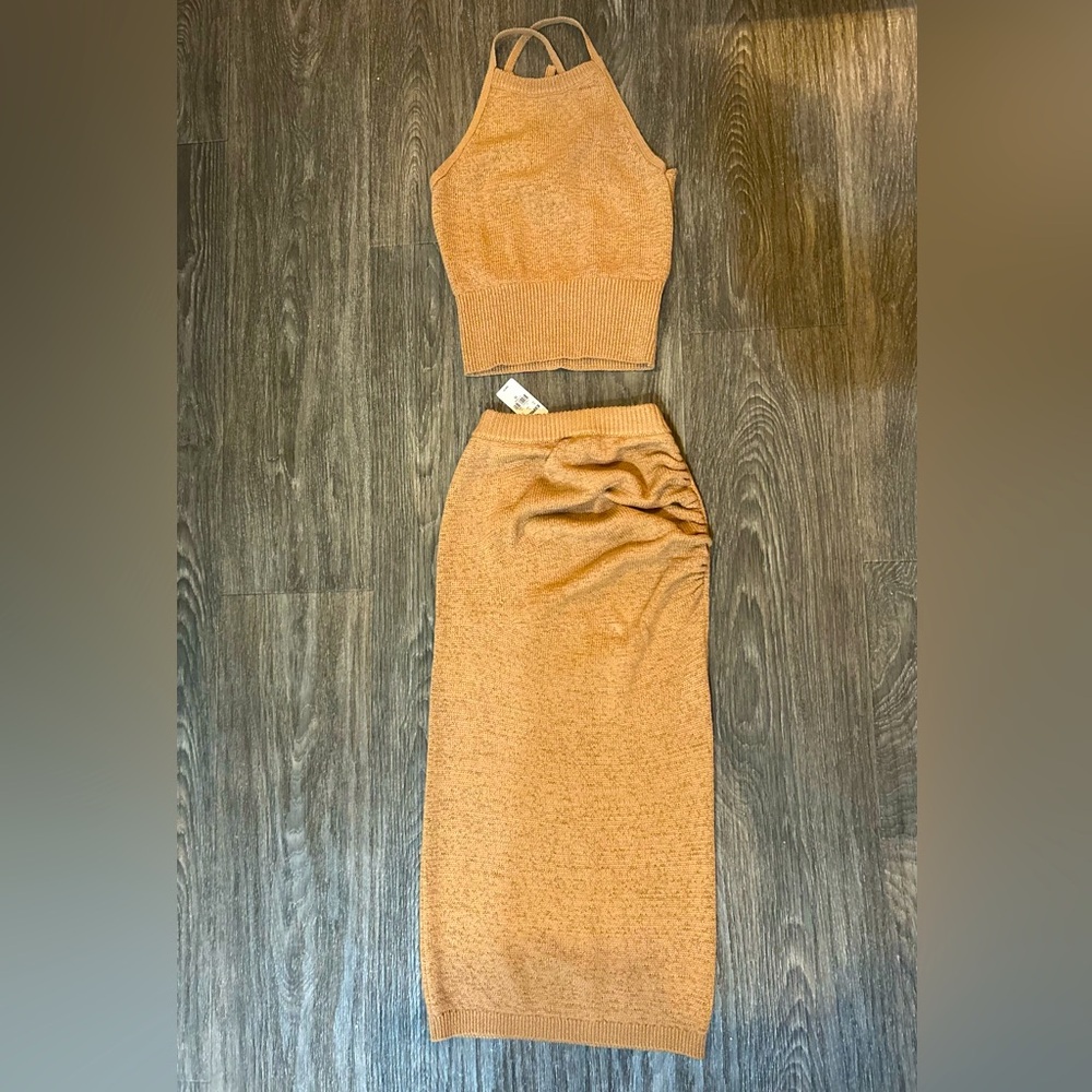Express 2 piece set, new XS. Nice stretch.